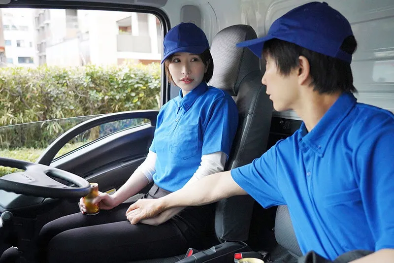 bà mẹ đơn thân xinh đẹp làm việc tại một công ty giao hàng, có những cảnh quan hệ tình dục mãnh liệt