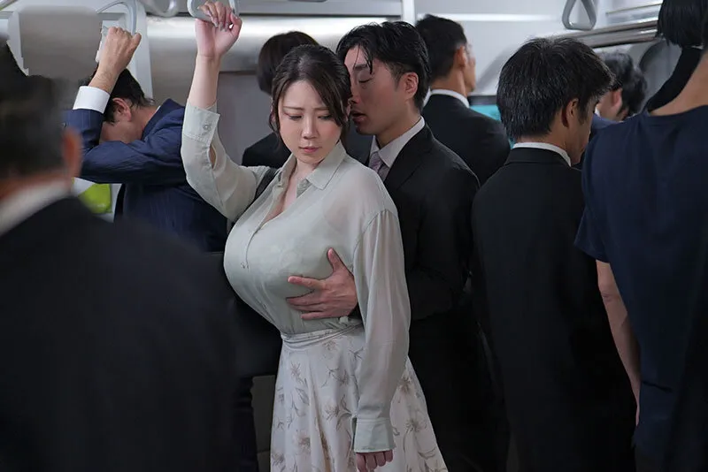 Cô gái ngực bự bị mê hoặc bởi kỹ thuật làm tình của tôi